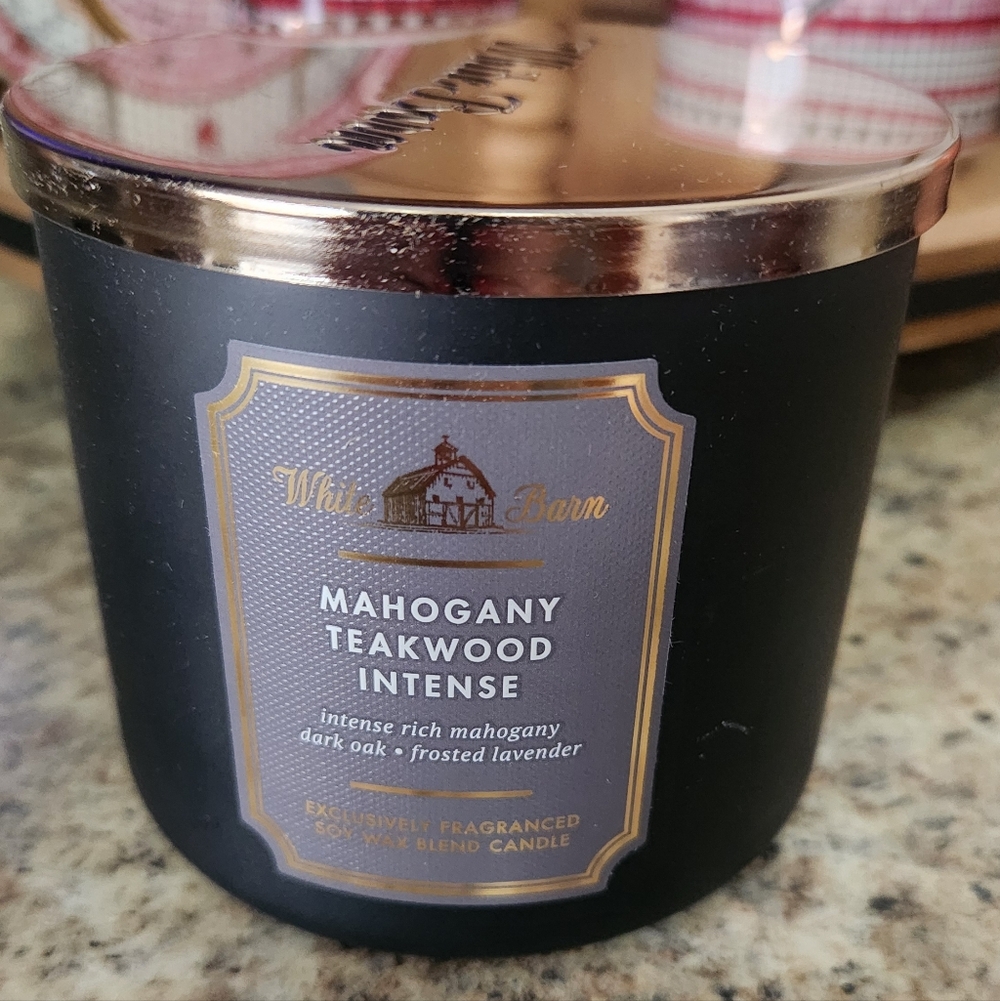 NWT Mahogany Teakwood Intense 3 Wick Candle
